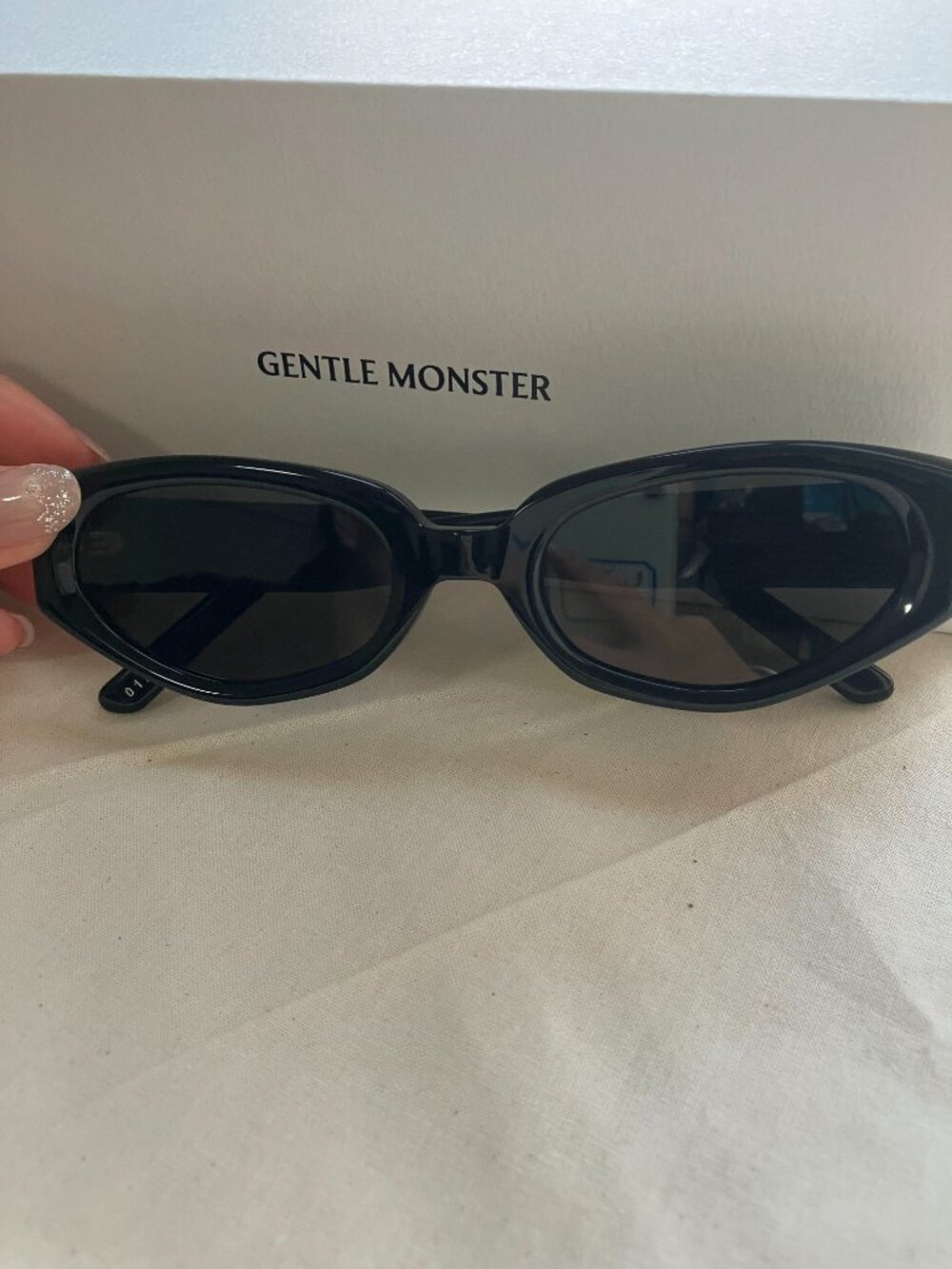Gentle Monster Black Oval Cat Eye Sunglasses